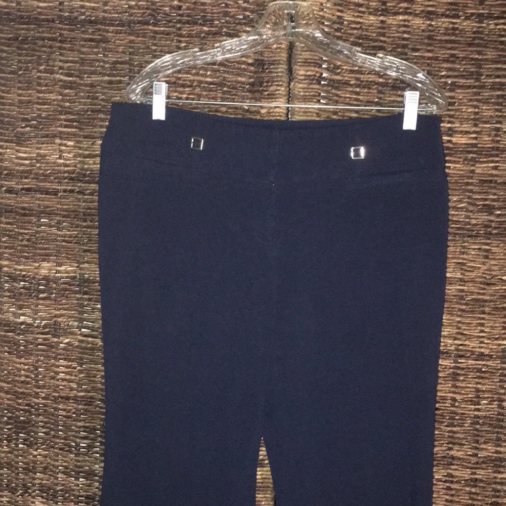 Joe B. by Joe BenBasset women’s slacks.